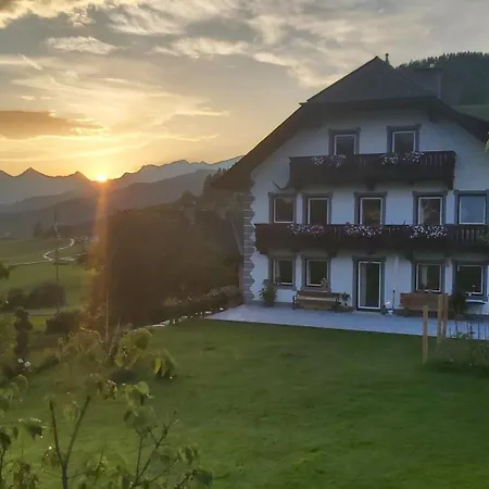 Schweizer Hof Apartament *