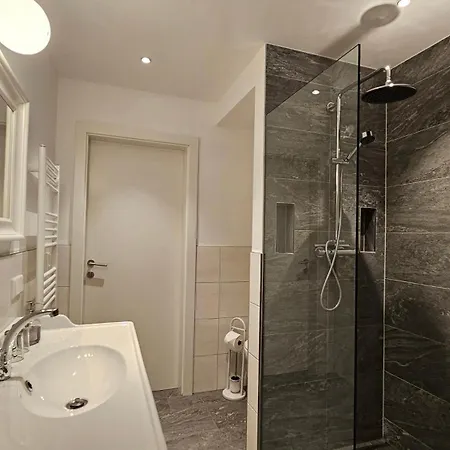 Schweizer Hof * タムスヴェーク